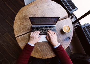 TikToker Catches Man Lying in Zoom Interview in Starbucks
