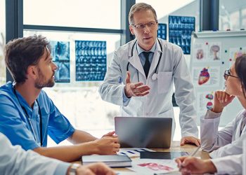 How to Use Social Media in Healthcare Industry