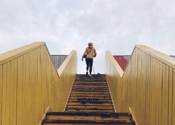 Upselling and Cross-selling: 8 Examples and Why They Work