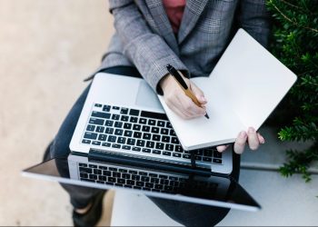 How to Avoid Nightmare Employers and Job Scams