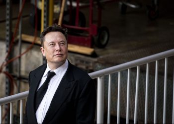 Elon Musk Says He’s ‘Tired of the Internet’ in Old Interview