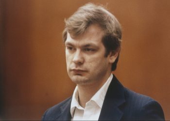 A Milwaukee Bar Is Packed With Jeffrey Dahmer Netflix Fans
