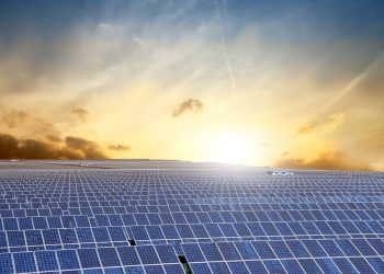 Solar-Industry Small Cap Array Set For Big EPS Growth In 2023