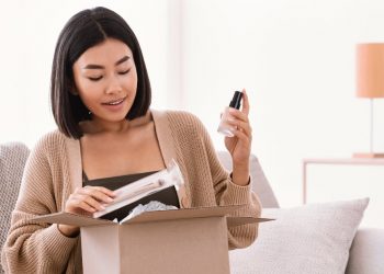 Is This Beauty Retailer Stock a Buy for Attractive Returns This Fall