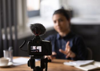 In-House vs. Outsourcing: How to Decide Which Is Best for You