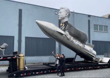 Elon Musk Fan Statue Costing $600,000 Appears at Tesla HQ