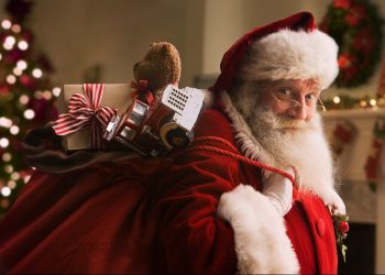 There’s a Santa Claus Shortage Despite Major Earning Potential
