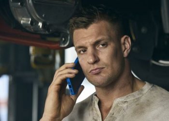 FanDuel bets big on Gronk in first Super Bowl spot