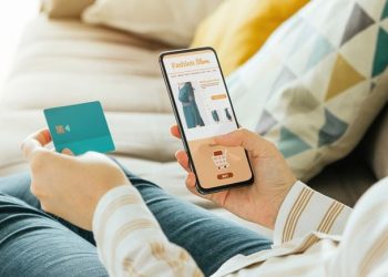 Mobile’s influence on digital commerce soars, study finds