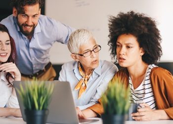 How Does Hubspot Help You with Project Management