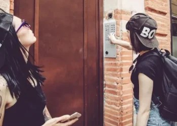 9 Short-Term Rental Marketing Strategies & Tips with Inspirational Examples