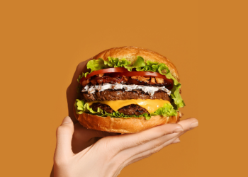 5 Digital Marketing Strategies for Fast Food Restaurants: Unveiling the Recipe for Digital Success