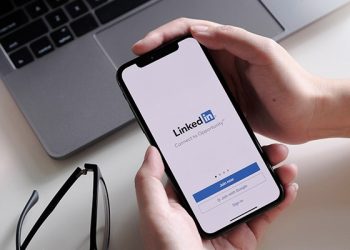 Top 12 Digital Marketing Influencers to Follow on LinkedIn