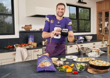 Tostitos’ pop-up heads to Super Bowl with meals served by Kirk Cousins