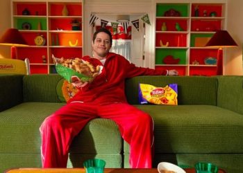 Totino’s teams with Pete Davidson to rescue football fans from ‘flat’ pizza