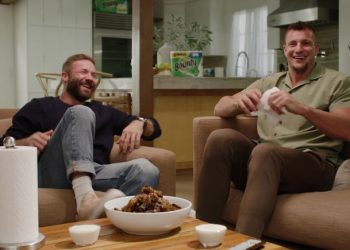 Bounty and NFL greats clean up after wings and football talk