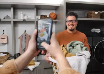 Whirlpool helps singles clean up their dating profiles