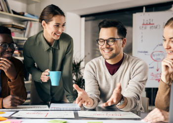 Digital Marketing Agency vs Freelancer: Pros and Cons for the Right Decision