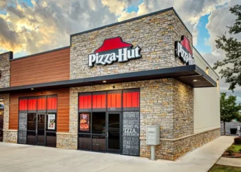 Pizza Hut adds Deutsch, VML to agency roster