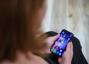 IAB: As brands diversify ad spend, midsize media firms grow fastest