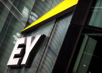 EY merges design, creative, CX and AI services into EY Studio+