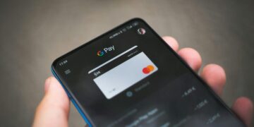 PayPal brings AI chat commerce into enterprise payments