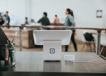 Retailers turn to generative AI for smoother store operations