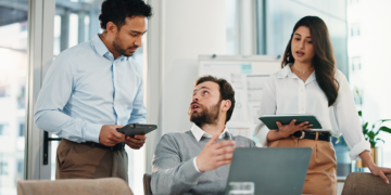 Cold Email vs LinkedIn Outreach: Which Performs Better in 2026?