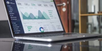 AI referrals drive higher ecommerce traffic and conversions