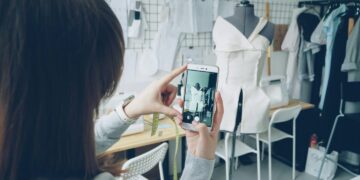 AI try-on linked to higher ecommerce conversion